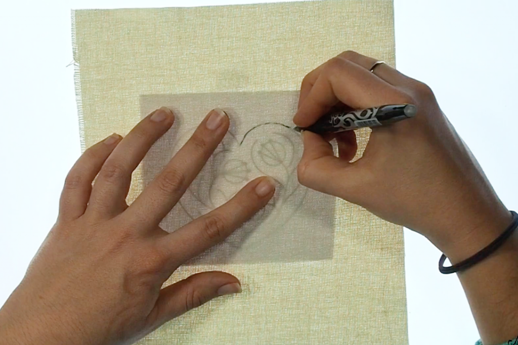 3 formas sencillas de transferir el dibujo a la tela para bordar - Montatela